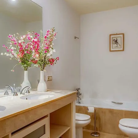 Sleeps 6 Pool Air Con Wifi Estepona
