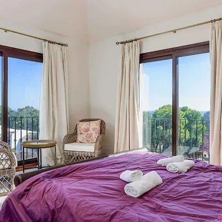 Sleeps 6 Pool Air Con Wifi Villa