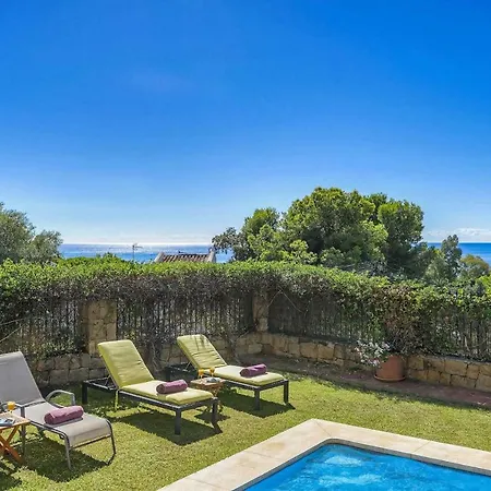 Sleeps 6 Pool Air Con Wifi *