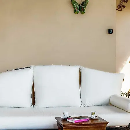 Villa Sleeps 6 Pool Air Con Wifi *